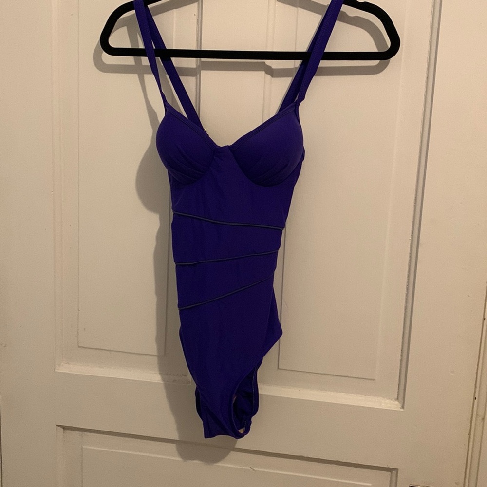 Gorgeous NWT Shore Shapes Bathing Suit